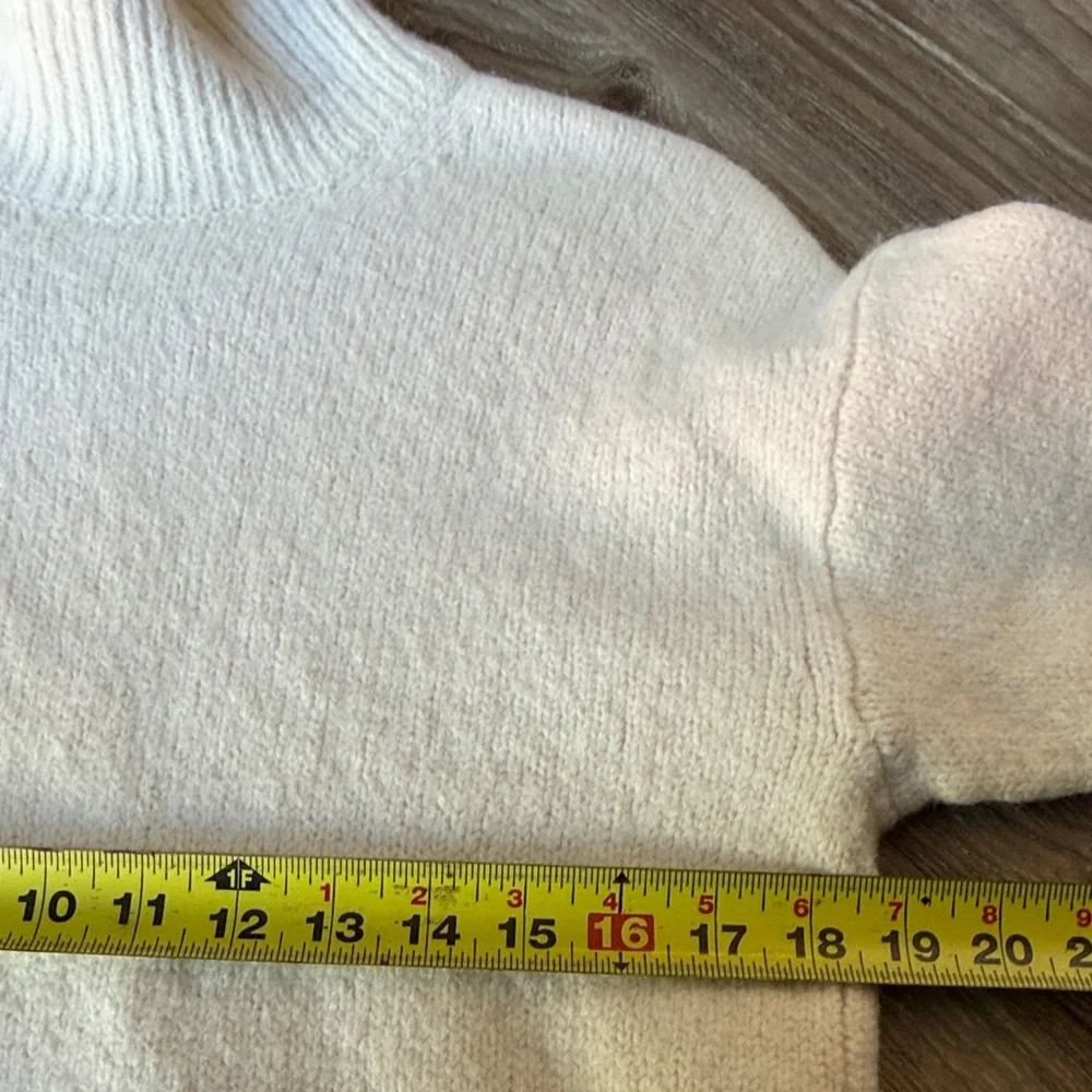 Everlane Cream Turtleneck Merino Wool Blend Sweater Size: M - Picture 8 of 9